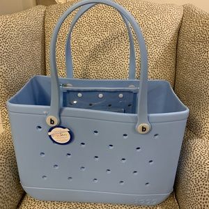 NWT Large Carolina on my Mind Light Blue Bogg Bag